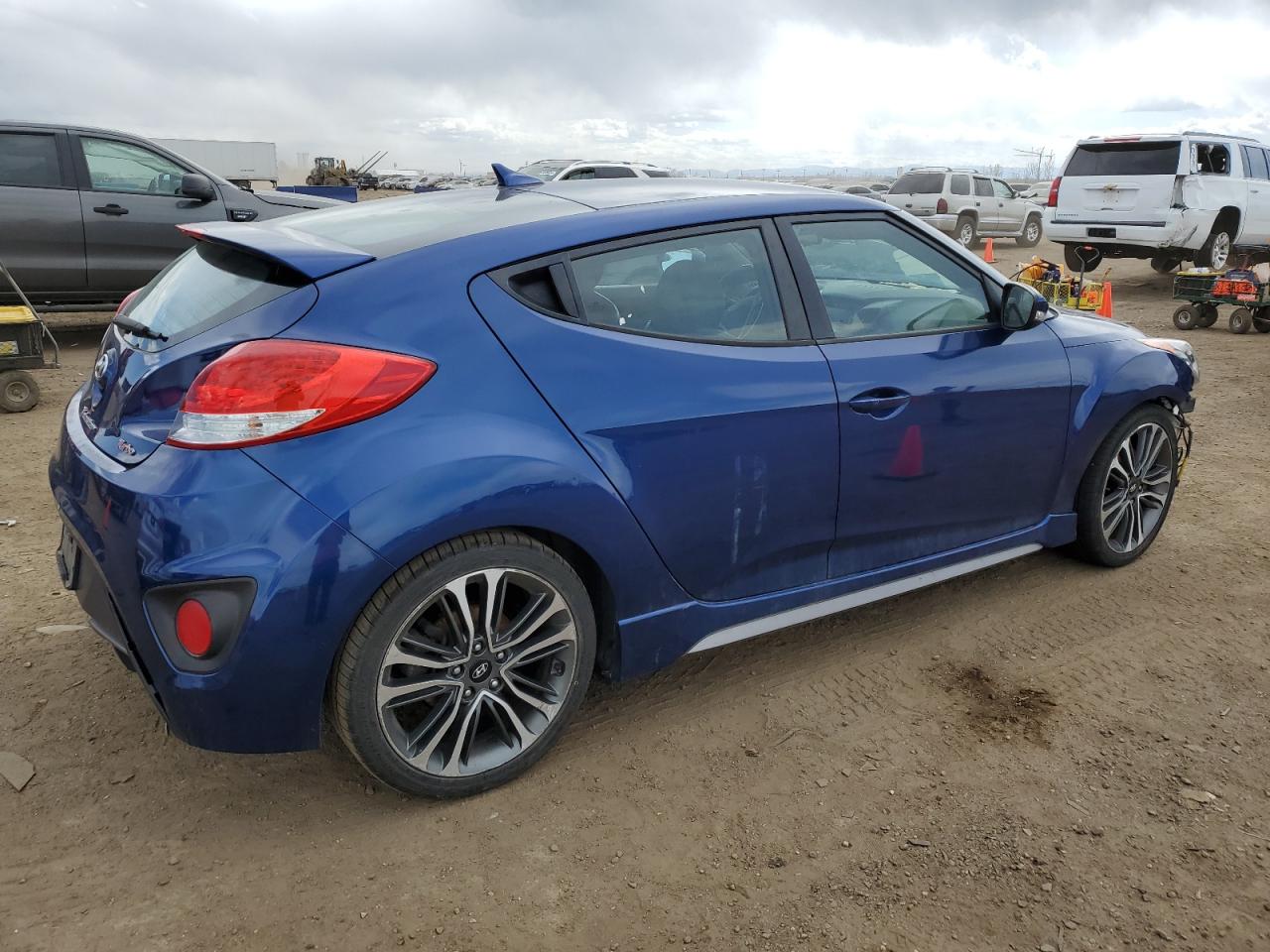 KMHTC6AE0GU256610 2016 Hyundai Veloster Turbo