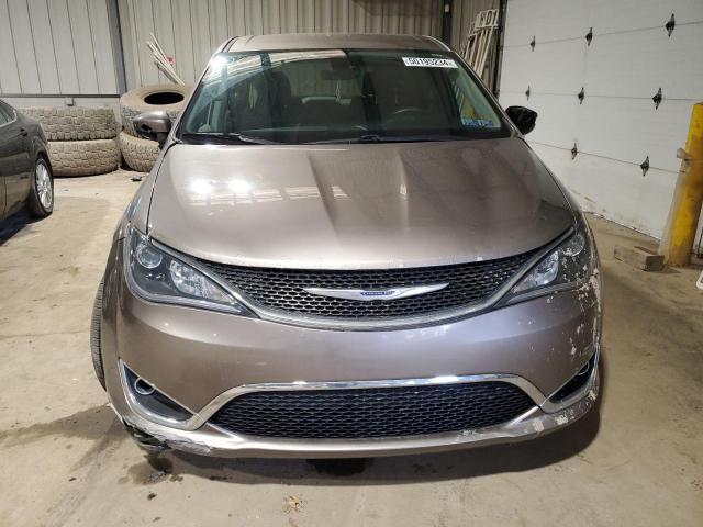 2017 Chrysler Pacifica Touring L VIN: 2C4RC1BG2HR770085 Lot: 47745284