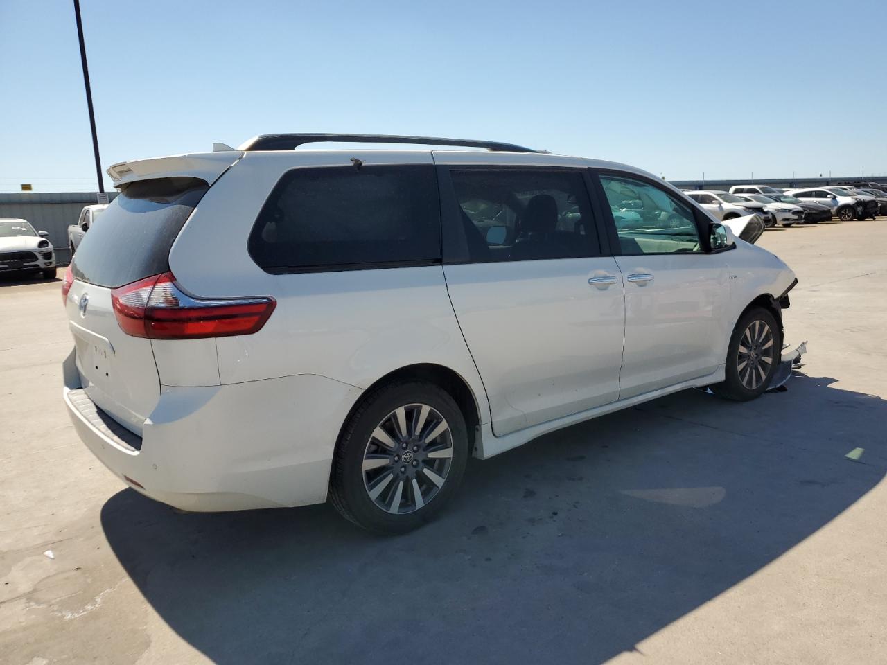 5TDDZ3DC1LS244528 2020 Toyota Sienna Xle