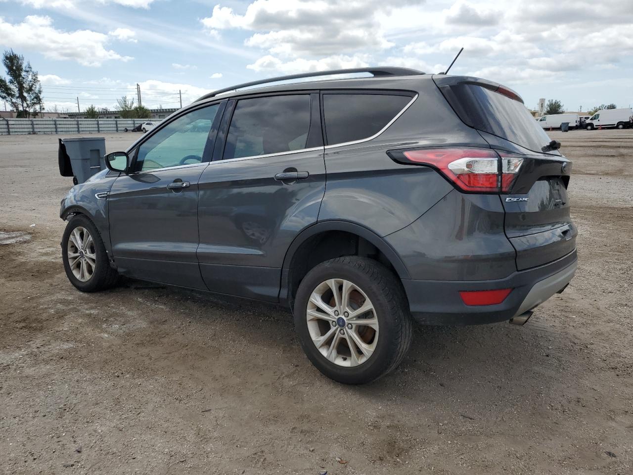 1FMCU0GD8JUA16088 FORD ESCAPE 2018