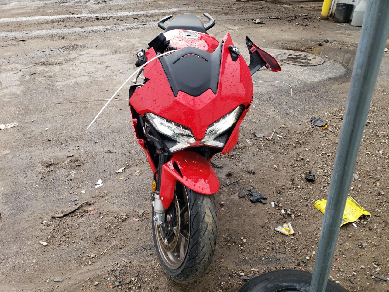 JH2RC7916FK100062 2015 Honda Vfr800 F