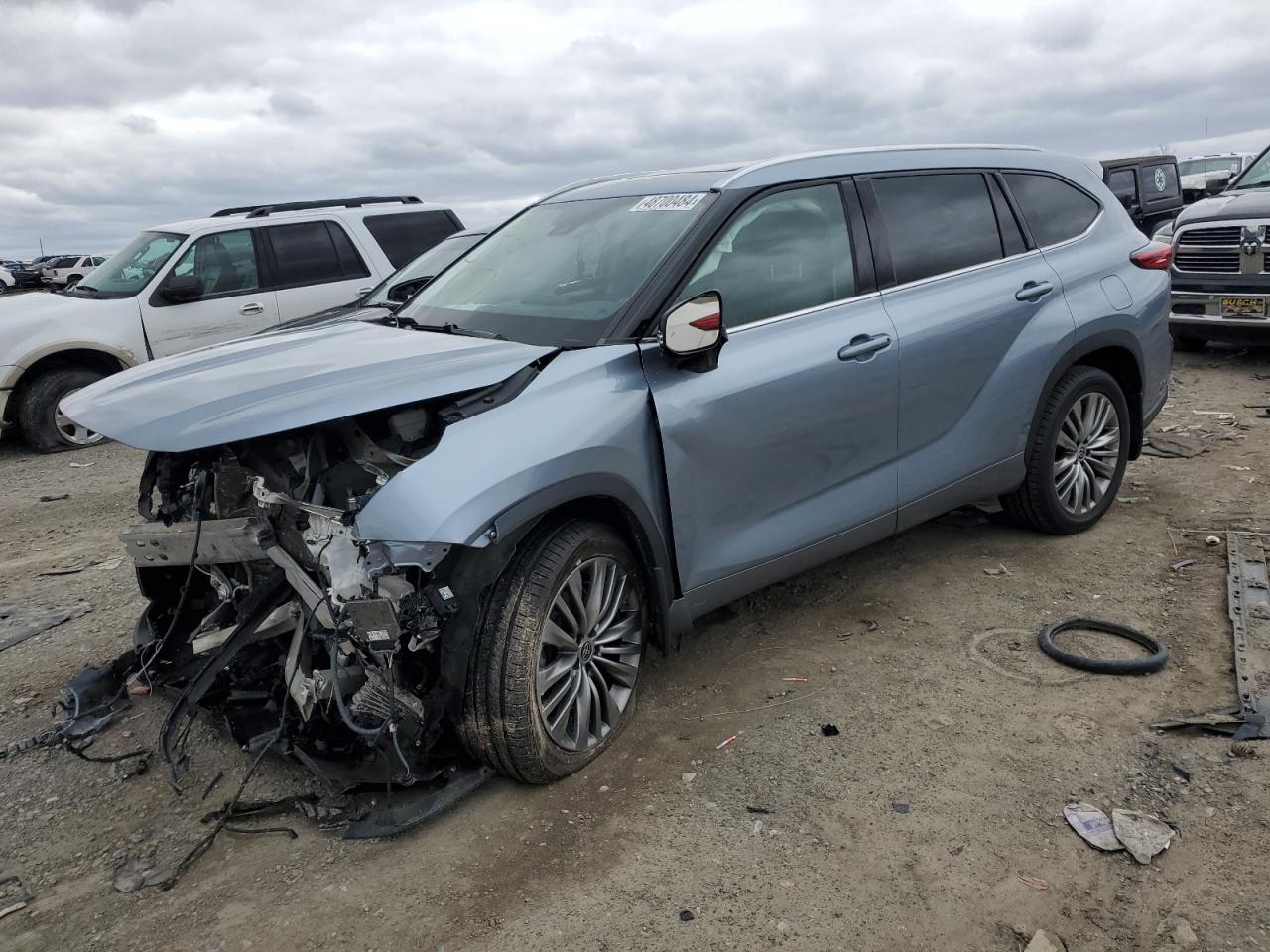 TOYOTA HIGHLANDER PLATINUM