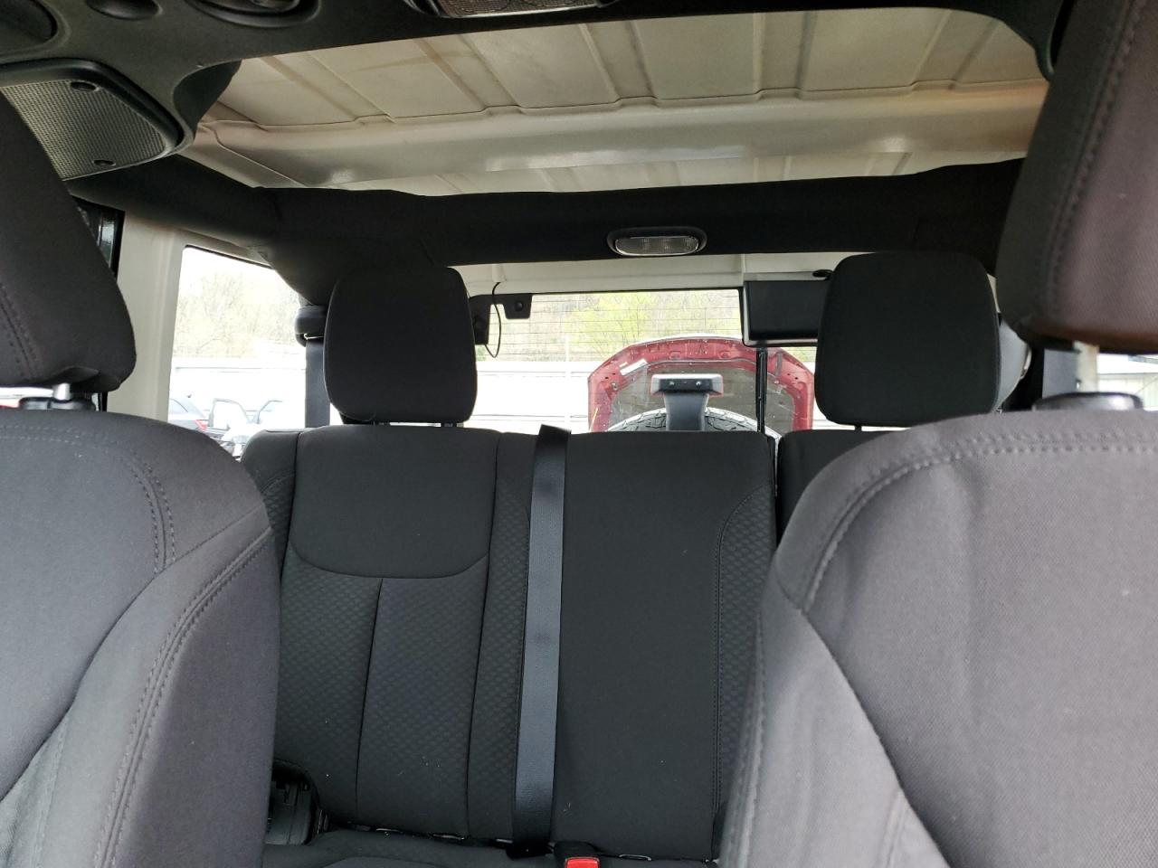 1C4BJWDG1FL764351 2015 Jeep Wrangler Unlimited Sport