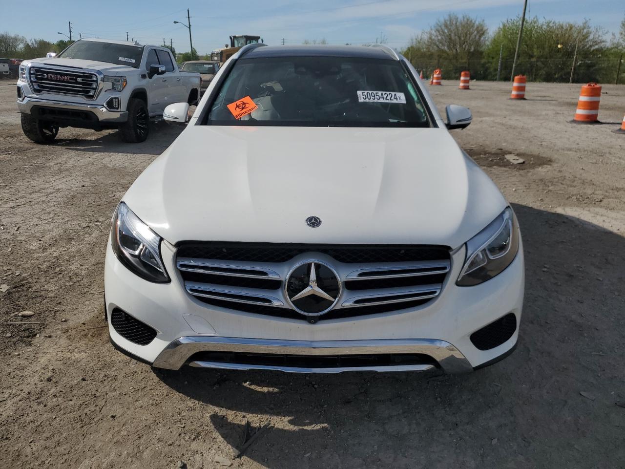 WDC0G4KBXJV029974 2018 Mercedes-Benz Glc 300 4Matic