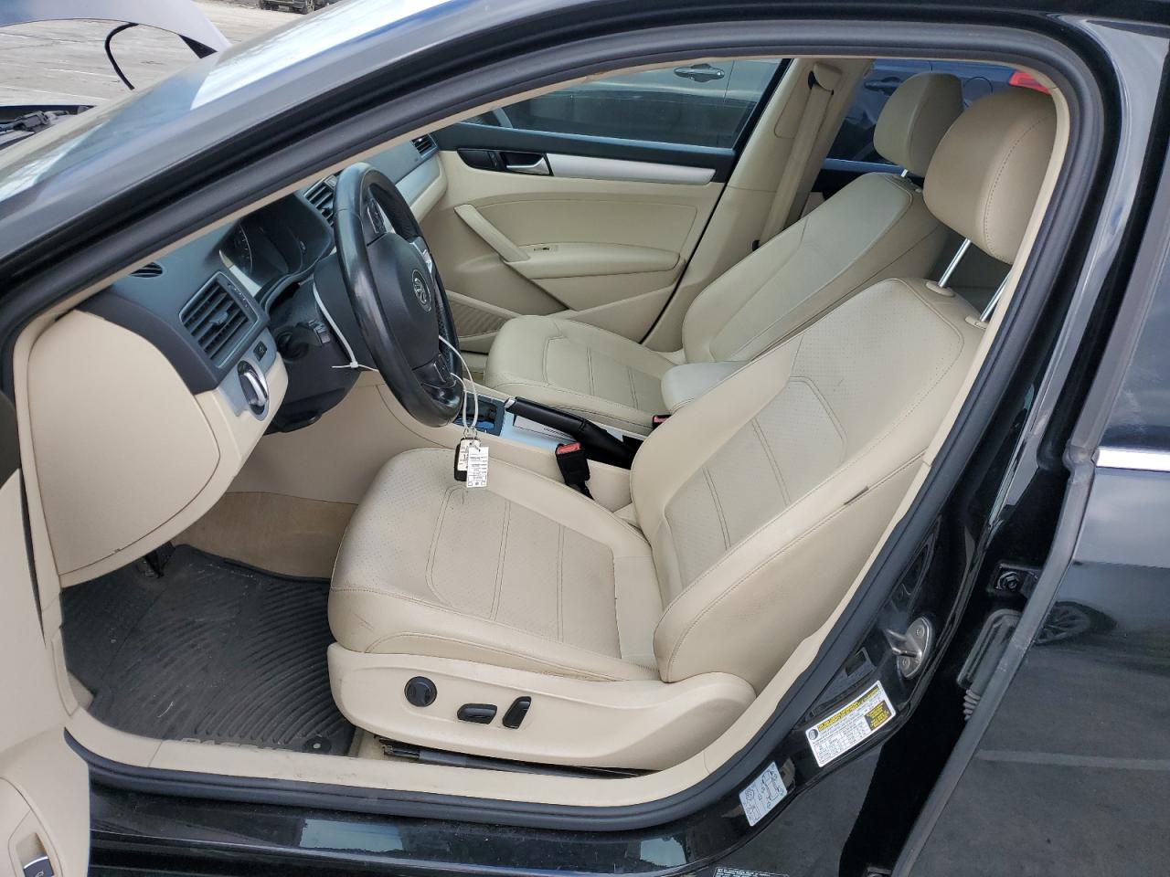 1VWBP7A37CC024740 2012 Volkswagen Passat Se