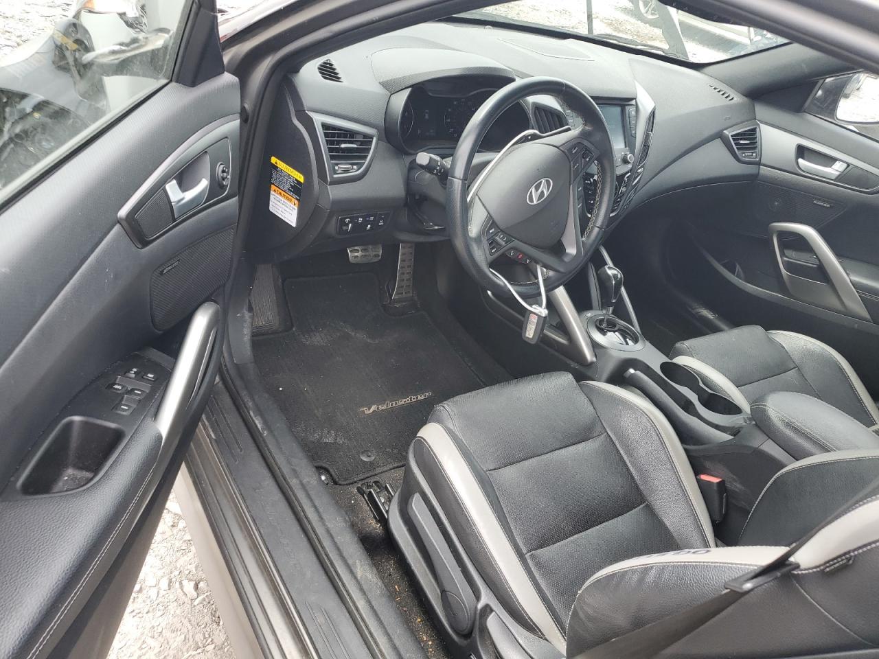 KMHTC6AE6GU274769 2016 Hyundai Veloster Turbo