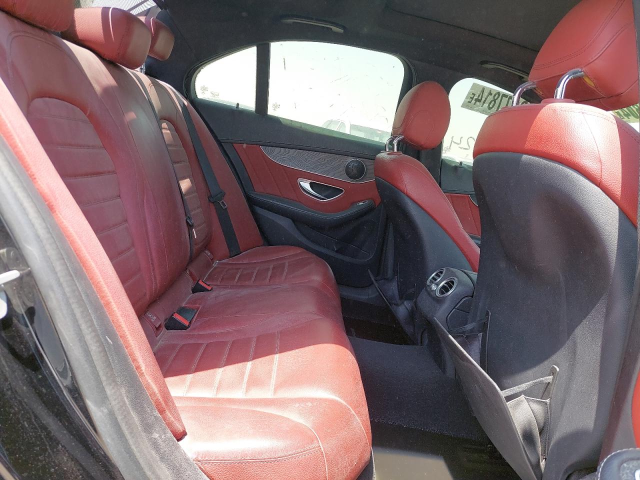 WDDWF4CB3FR061138 Auction: COPART UAE Lot: 52177814 Location: DUBAI INDUSTRIAL CITY - DUBAI WDDWF4CB3FR061138 MERCEDES BENZ C200 2015 BLACK Photo 6