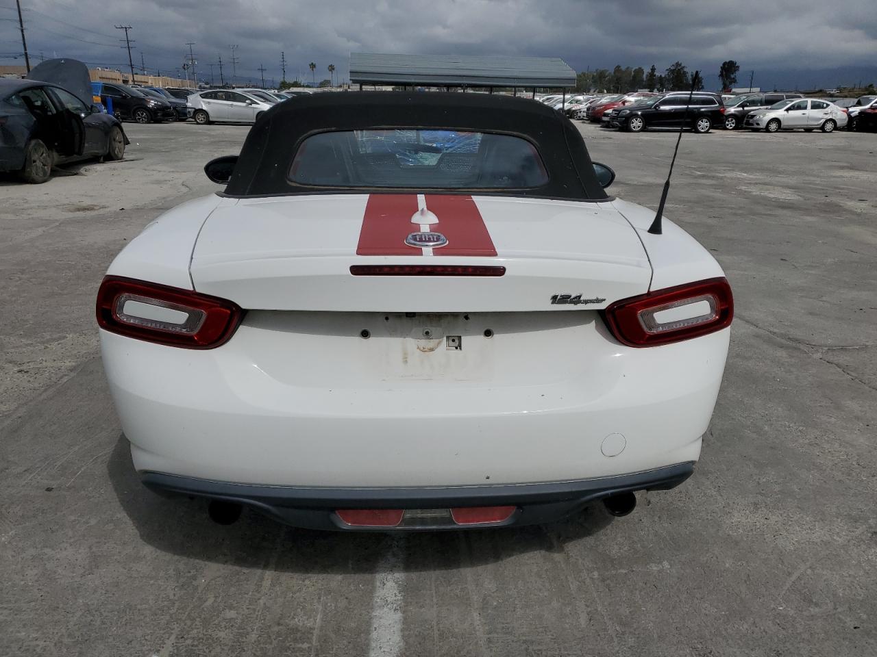 2019 Fiat 124 Spider Classica vin: JC1NFAEK4K0143151