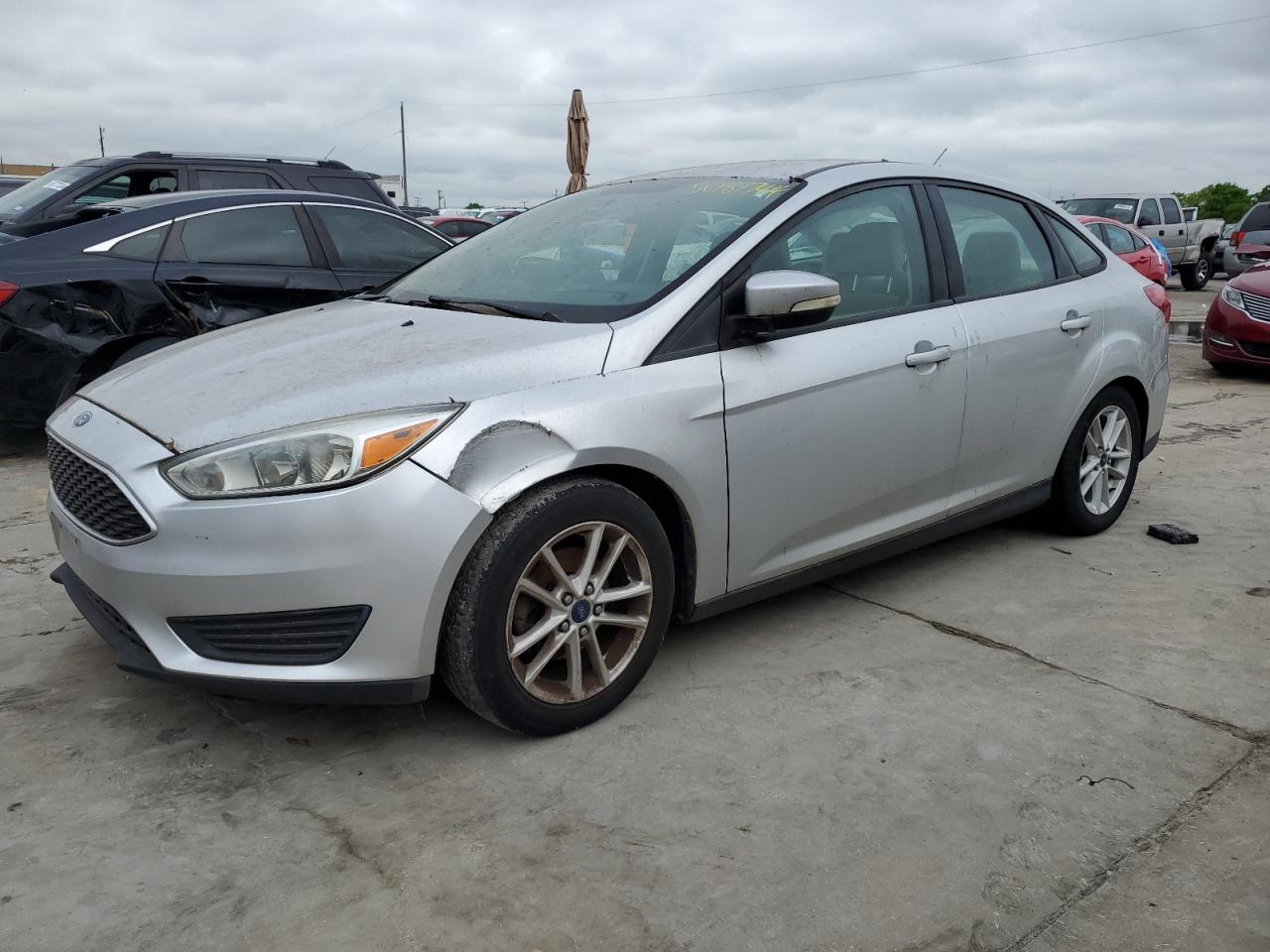 2015 Ford Focus Se vin: 1FADP3F28FL329033