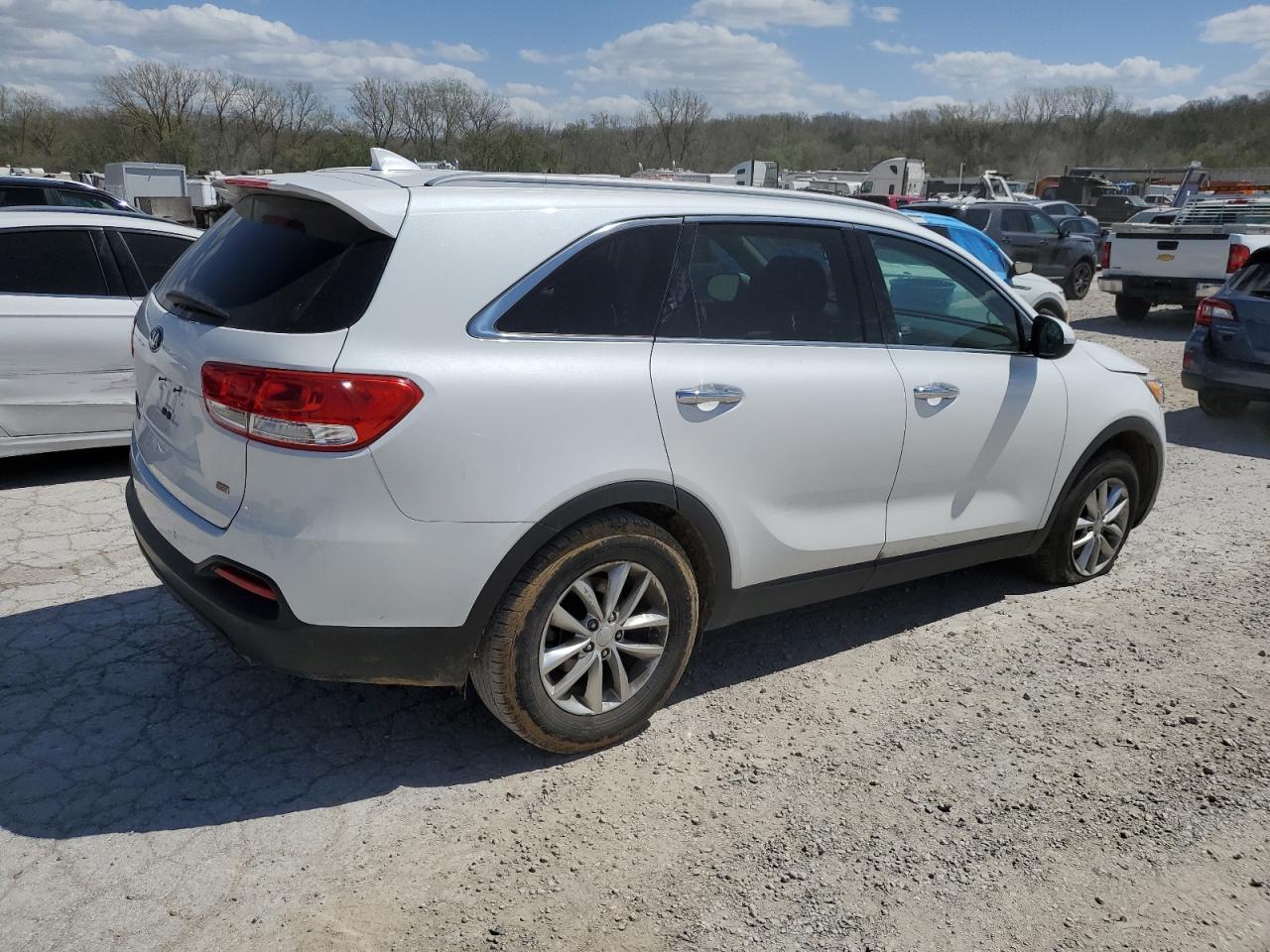 5XYPG4A33GG184185 2016 Kia Sorento Lx