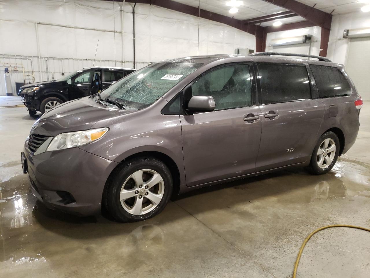 5TDKK3DC5BS029812 2011 Toyota Sienna Le