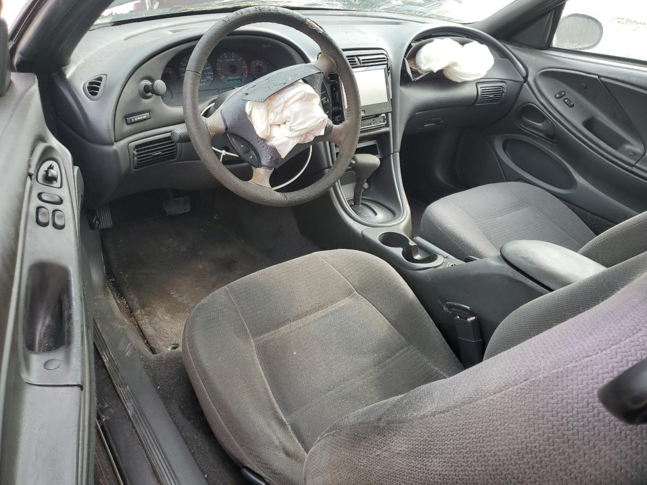 1FAFP404XYF273266 2000 Ford Mustang