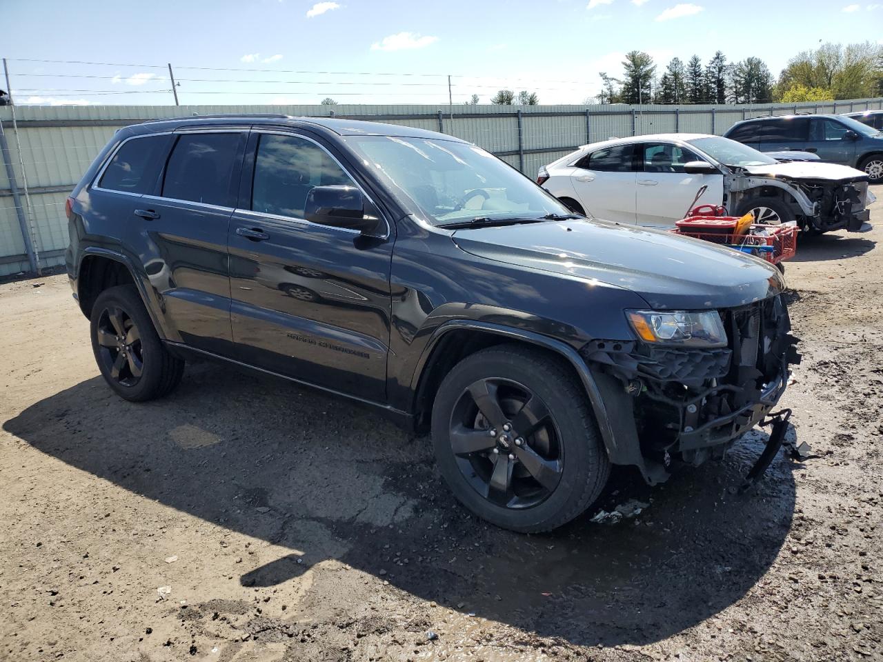 1C4RJFAG2FC135877 2015 Jeep Grand Cherokee Laredo