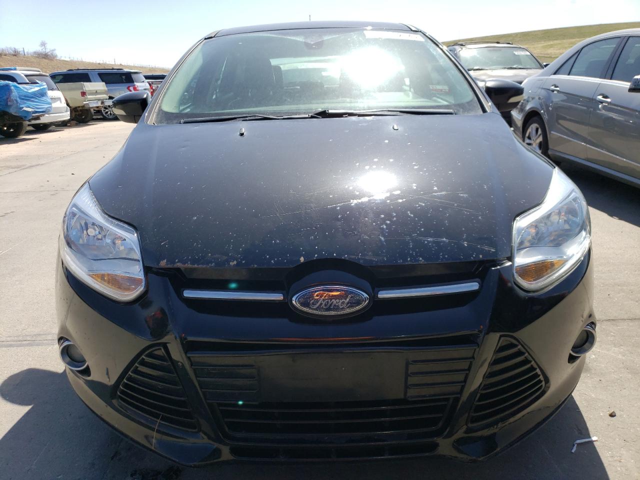 1FAHP3N26CL256422 2012 Ford Focus Titanium