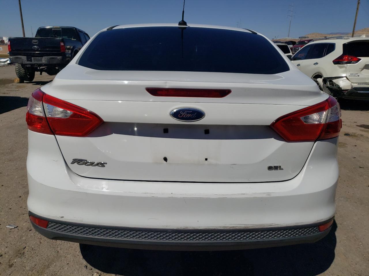 1FAHP3H21CL145689 2012 Ford Focus Sel
