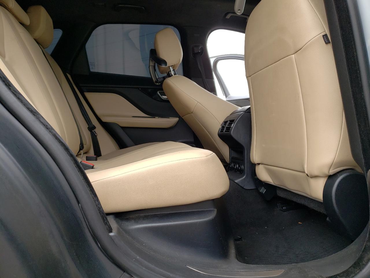 SADCJ2GX3KA396614 2019 Jaguar F-Pace Premium