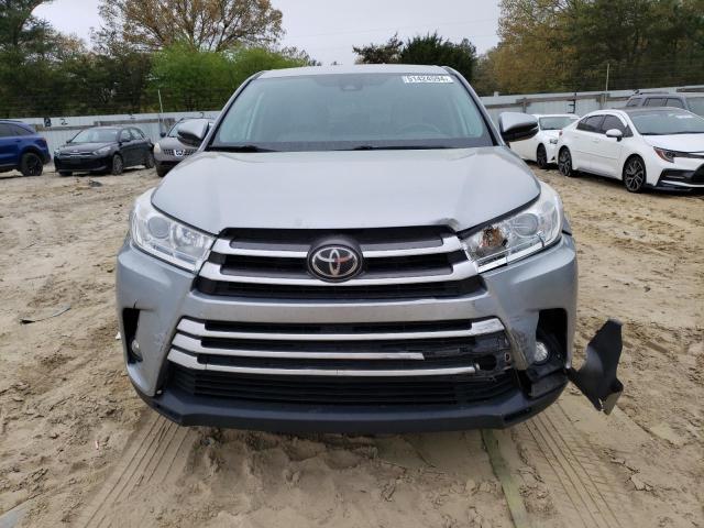 2018 Toyota Highlander Le VIN: 5TDBZRFH5JS495388 Lot: 51424594