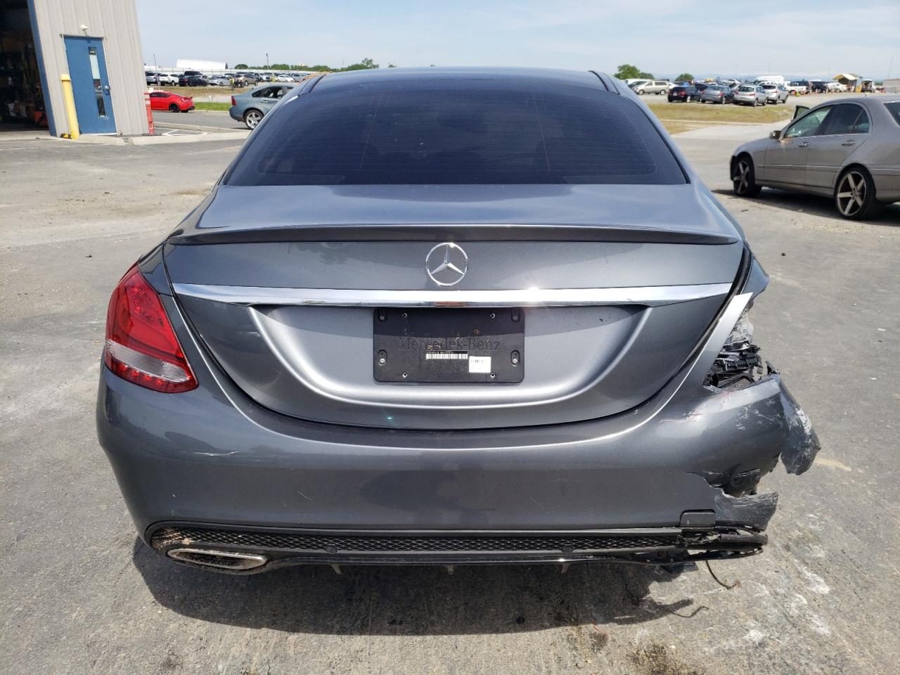 55SWF4JB1HU197675 2017 Mercedes-Benz C 300