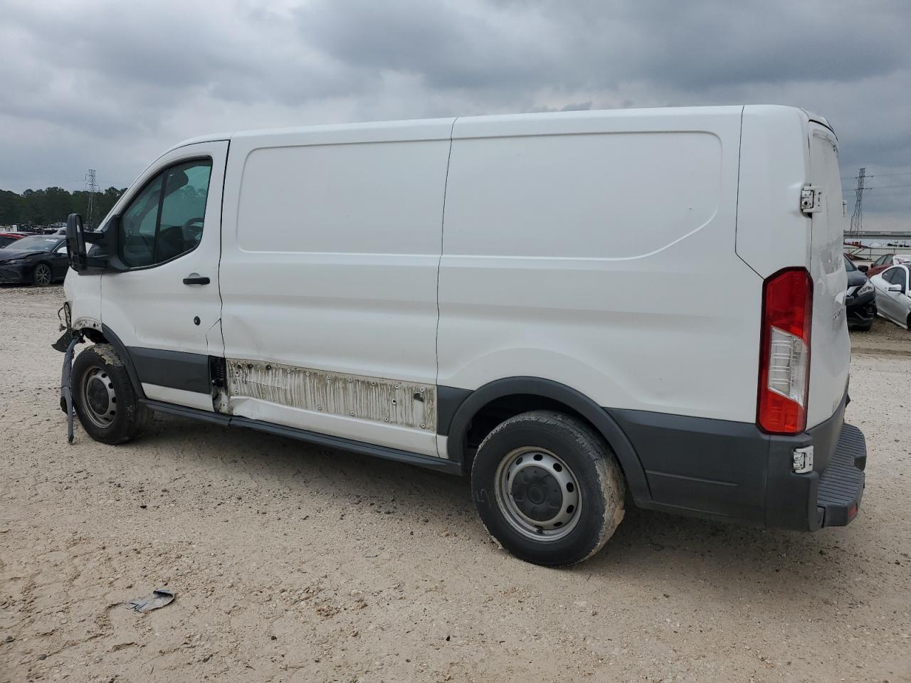 1FTYE1YM4GKB44215 2016 Ford Transit T-150