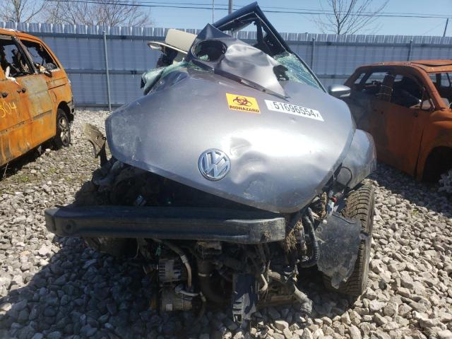 2019 VOLKSWAGEN BEETLE SE 3VWJD7AT8KM709072