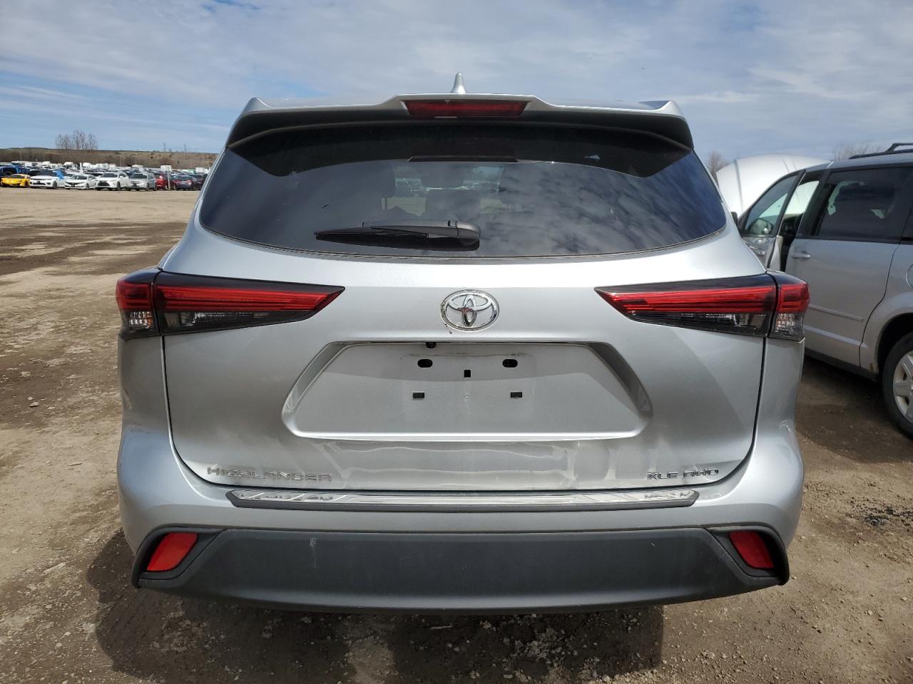 5TDGZRBH1NS591486 2022 Toyota Highlander Xle