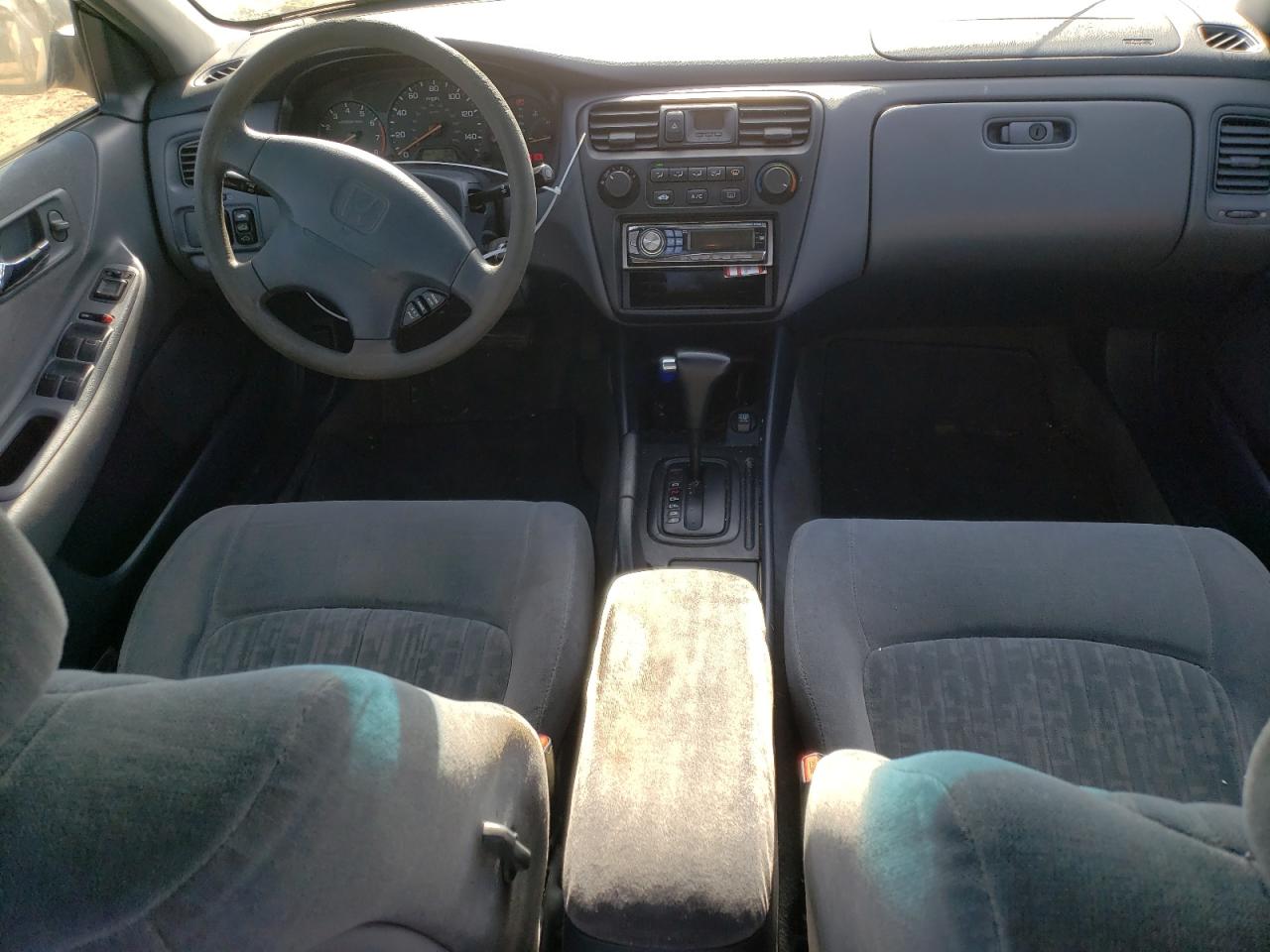 1HGCG565XWA259110 1998 Honda Accord Ex