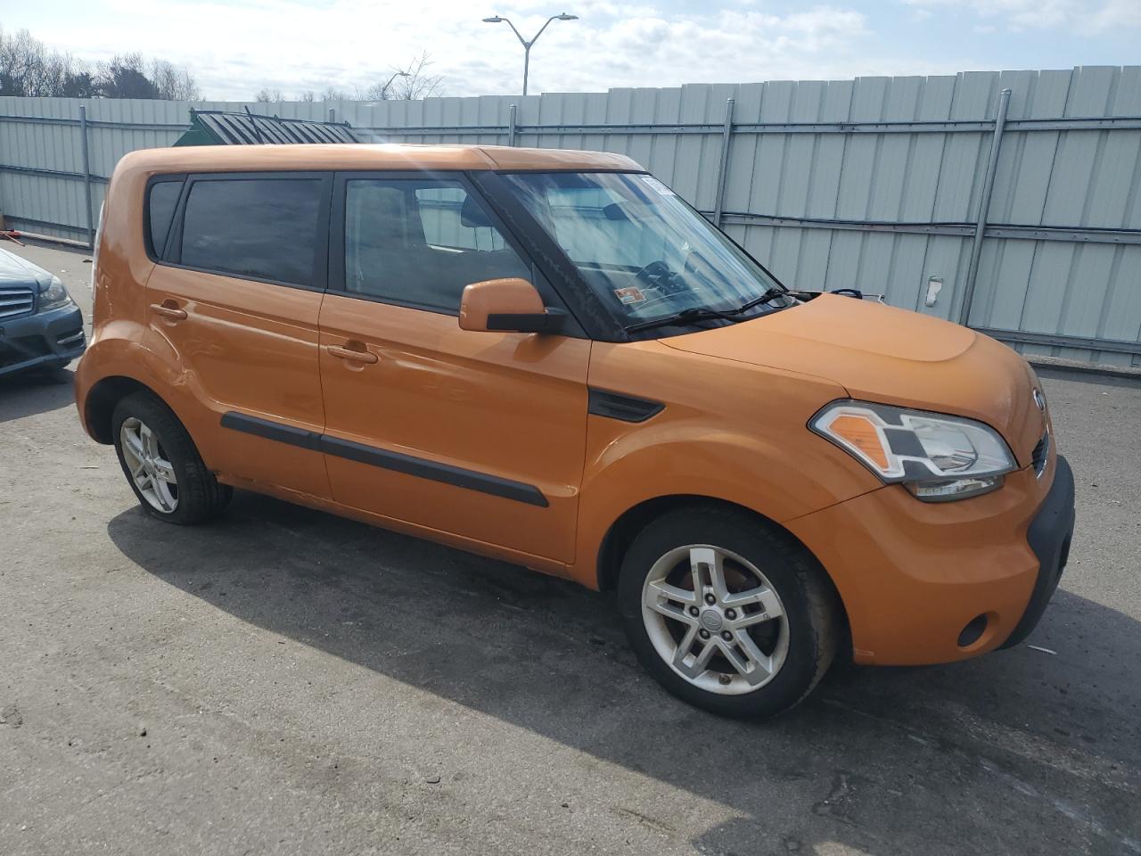 KNDJT2A2XB7316894 2011 Kia Soul +