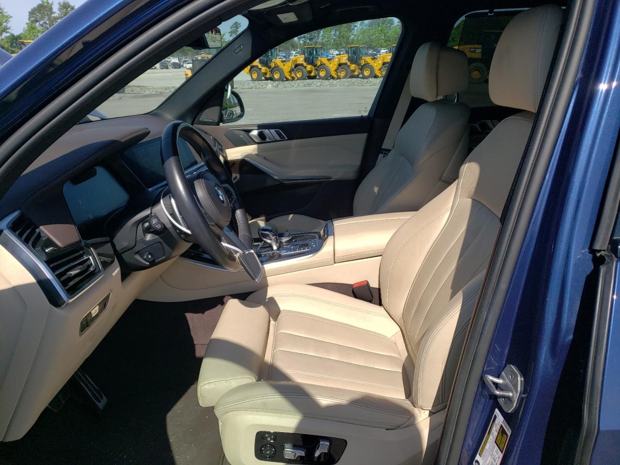 5UXJU2C57KLB15211 2019 BMW X5 xDrive50I