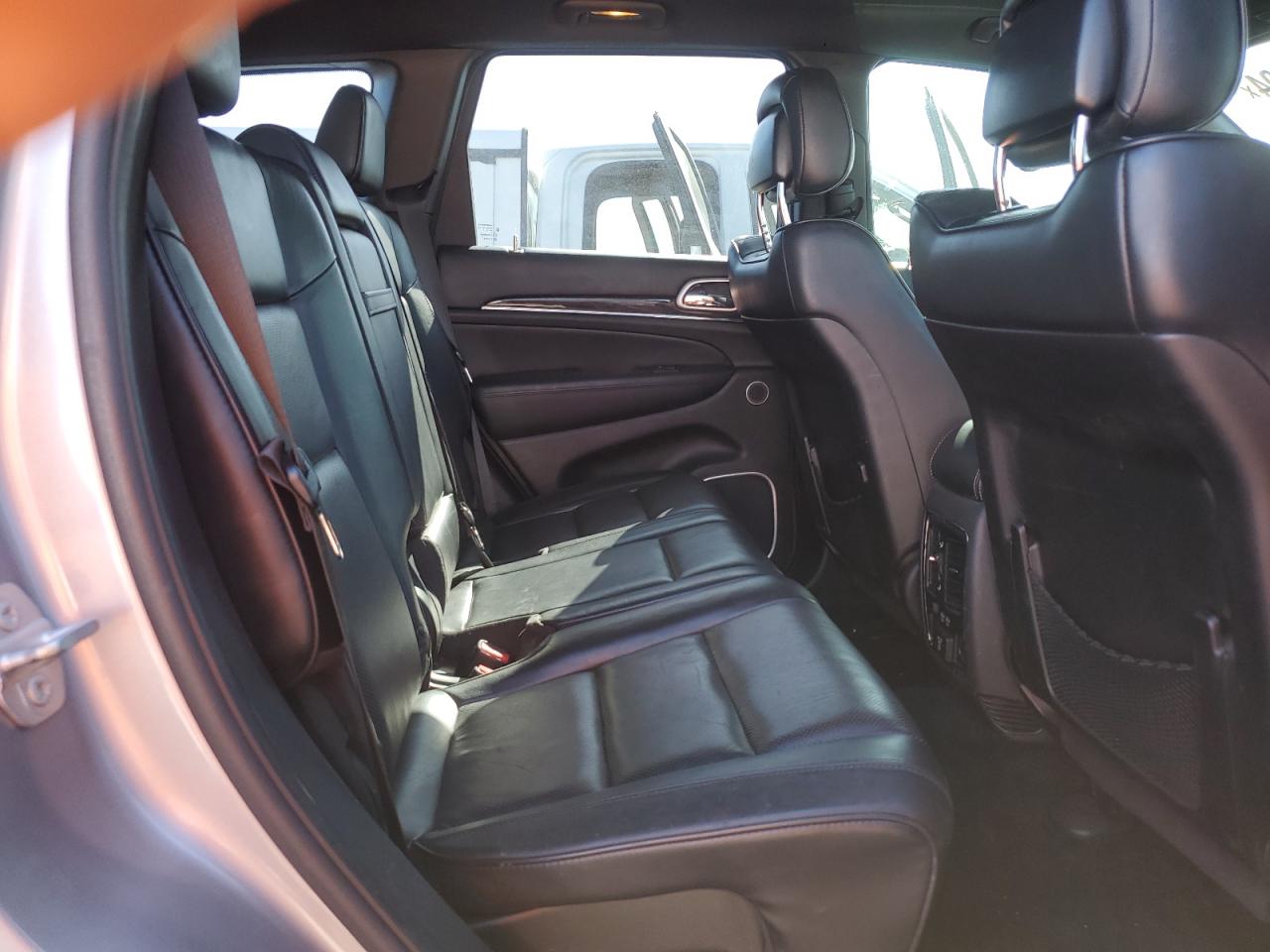 1C4RJECG0FC132046 2015 Jeep Grand Cherokee Overland