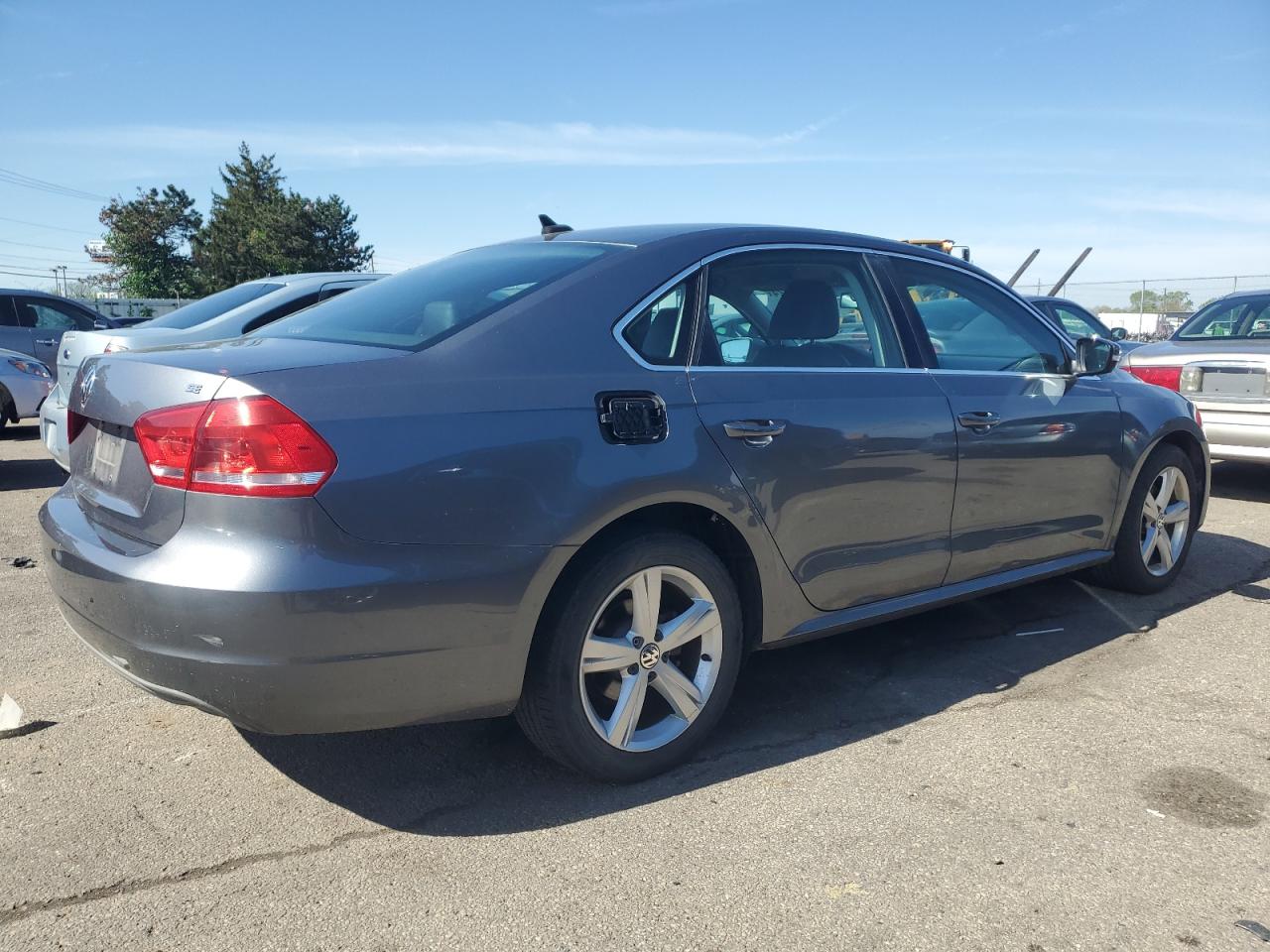 1VWBP7A33DC100374 2013 Volkswagen Passat Se