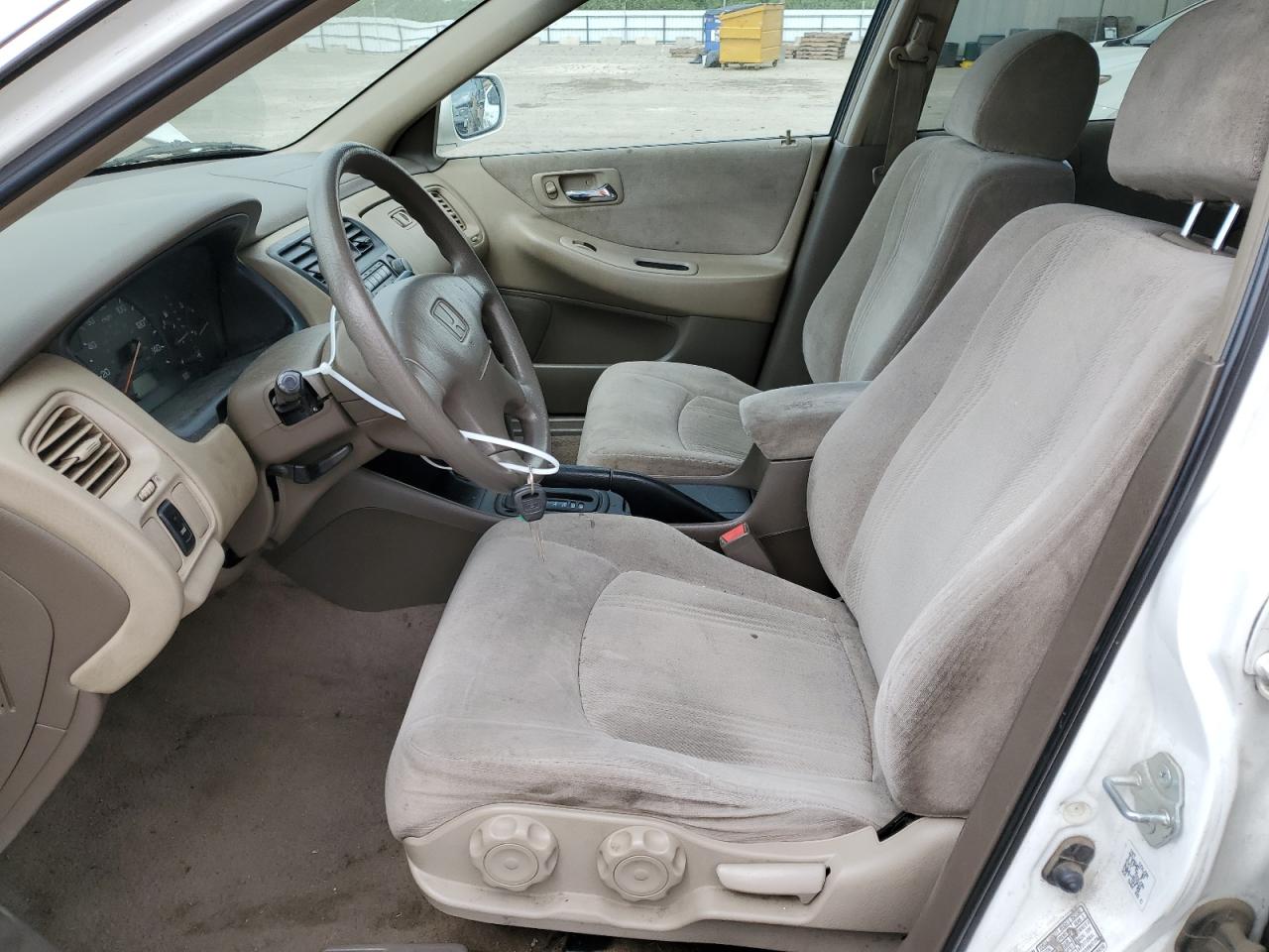 JHMCG5642YC002681 2000 Honda Accord Lx