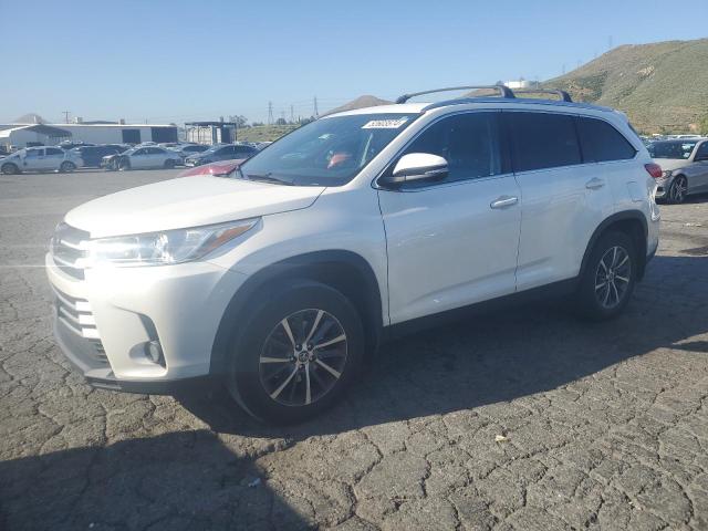 VIN 5TDJZRFH3KS949814 2019 Toyota Highlander, SE no.1