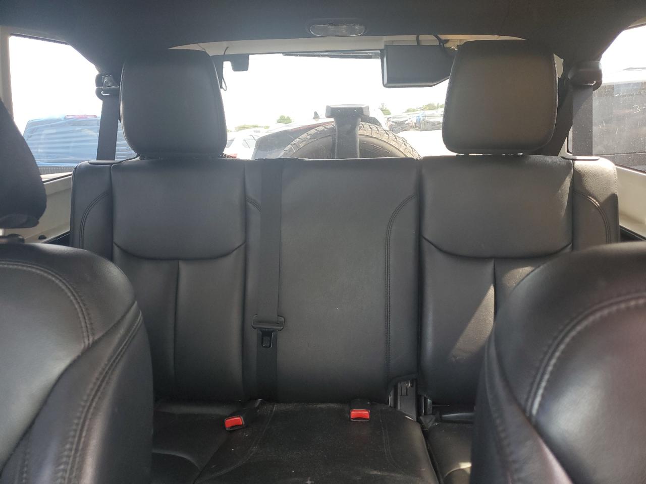 1C4BJWEG7HL695229 2017 Jeep Wrangler Unlimited Sahara