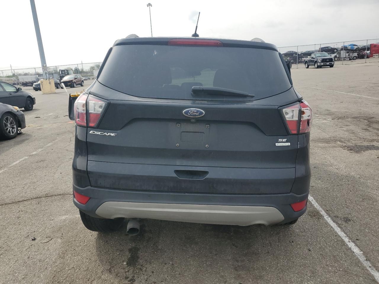 1FMCU0GDXHUD38337 2017 Ford Escape Se