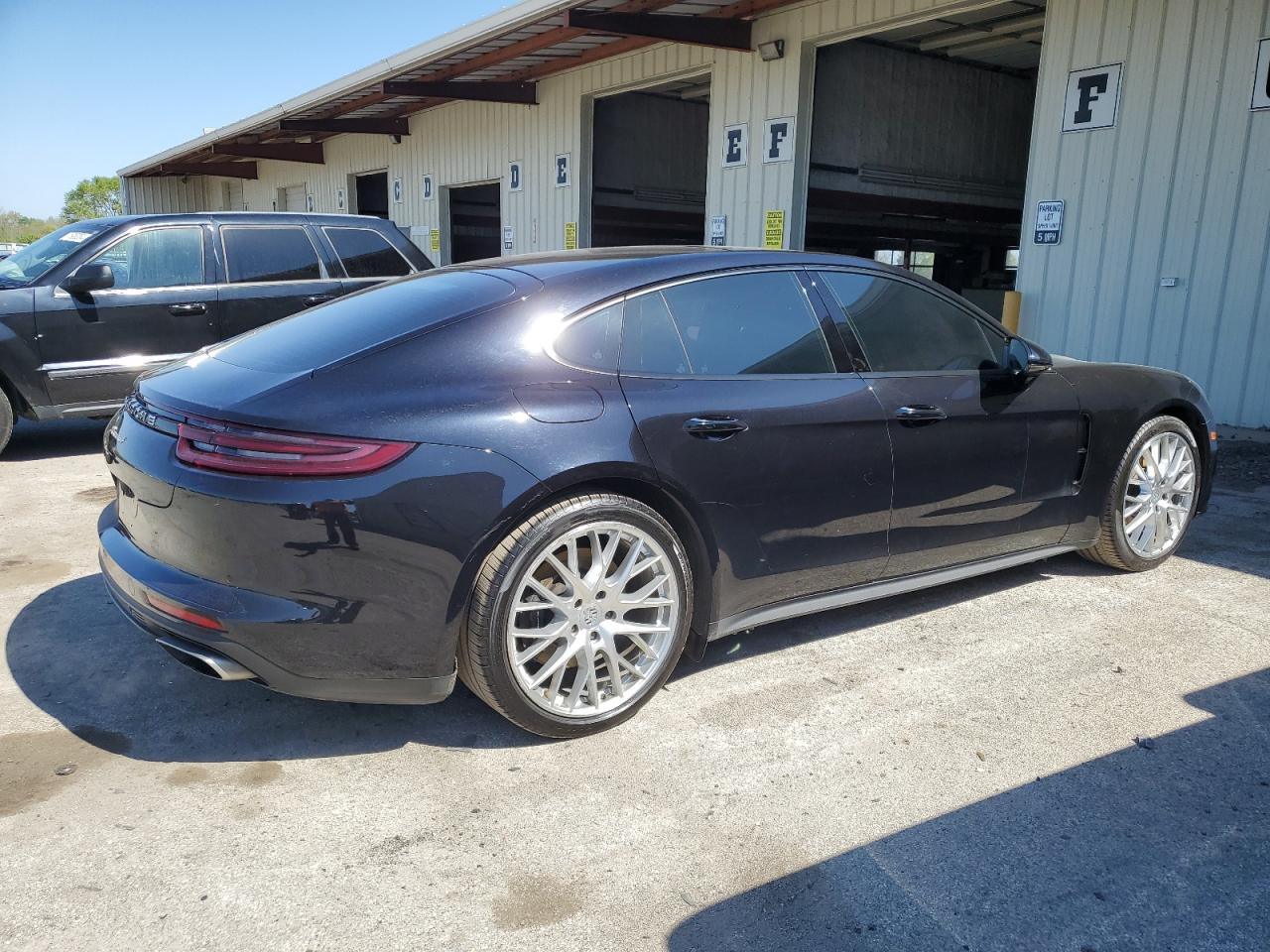 WP0AA2A74KL101083 2019 Porsche Panamera Base