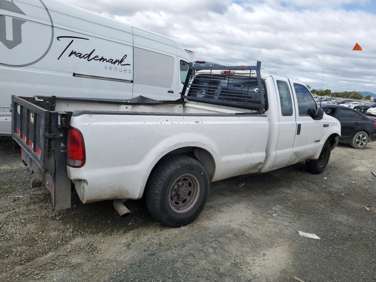 1FTNX20F3YEA61181 2000 Ford F250 Super Duty