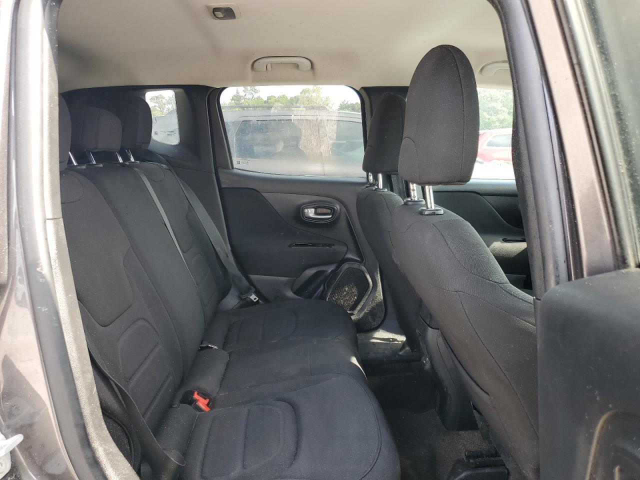 ZACNJABB7KPK70585 2019 Jeep Renegade Latitude