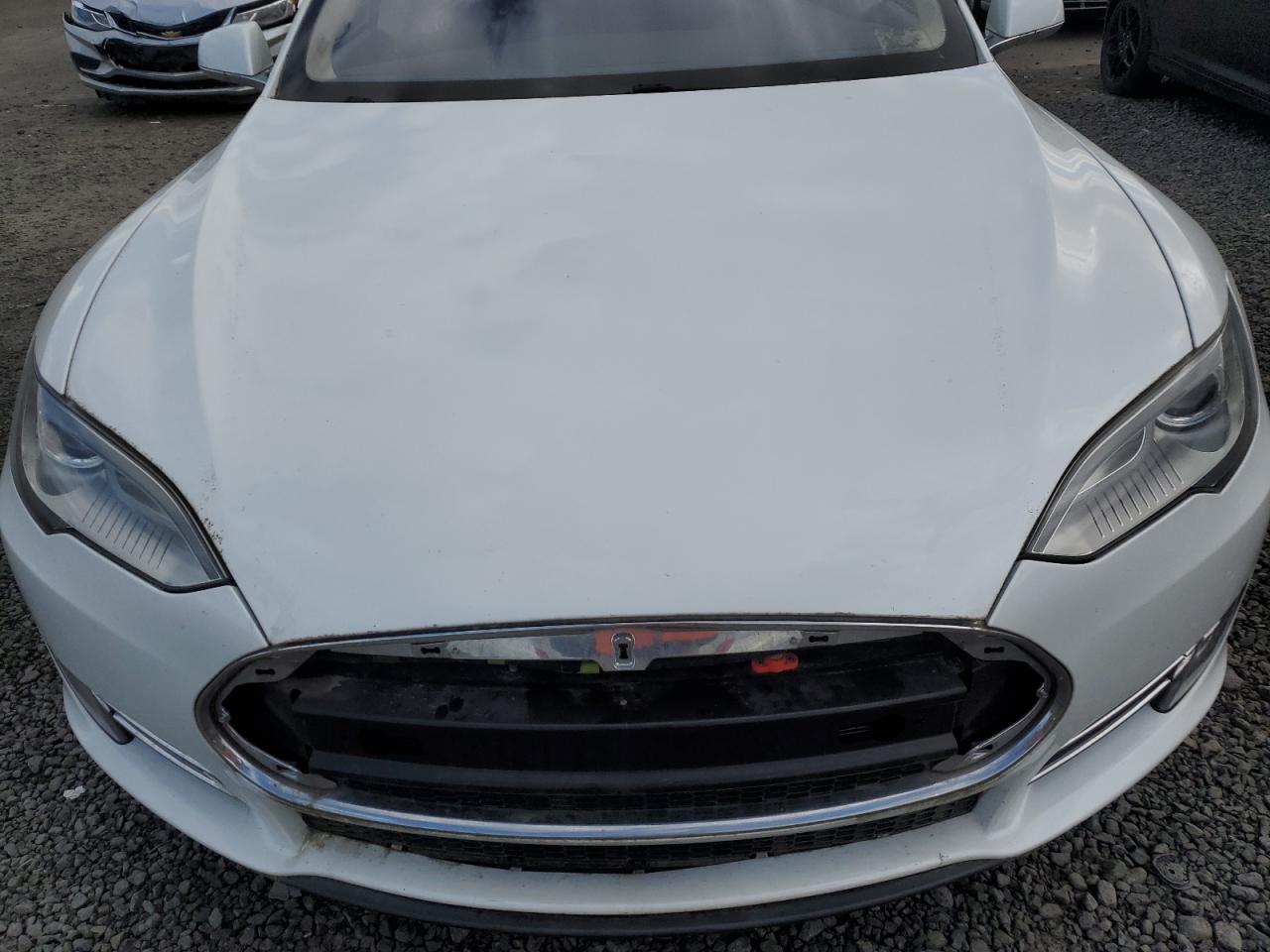 2014 Tesla Model S vin: 5YJSA1S16EFP33115