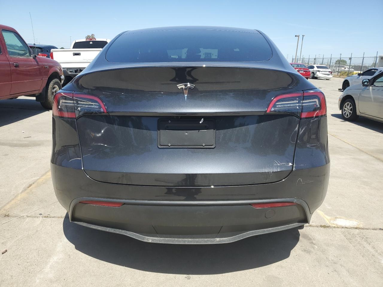 7SAYGDED8RF036702 2024 Tesla Model Y