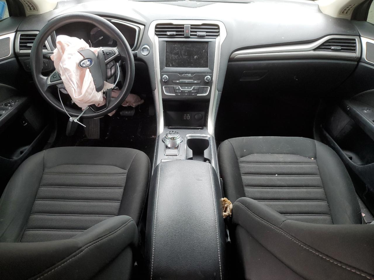 3FA6P0LU5KR225723 FORD FUSION 2019