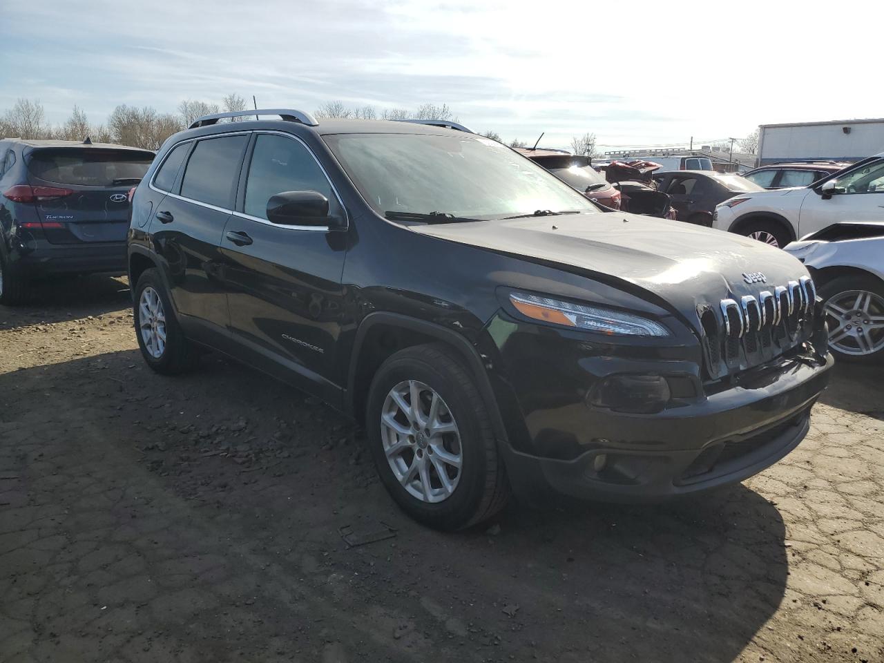 1C4PJMCB9HW557191 2017 Jeep Cherokee Latitude
