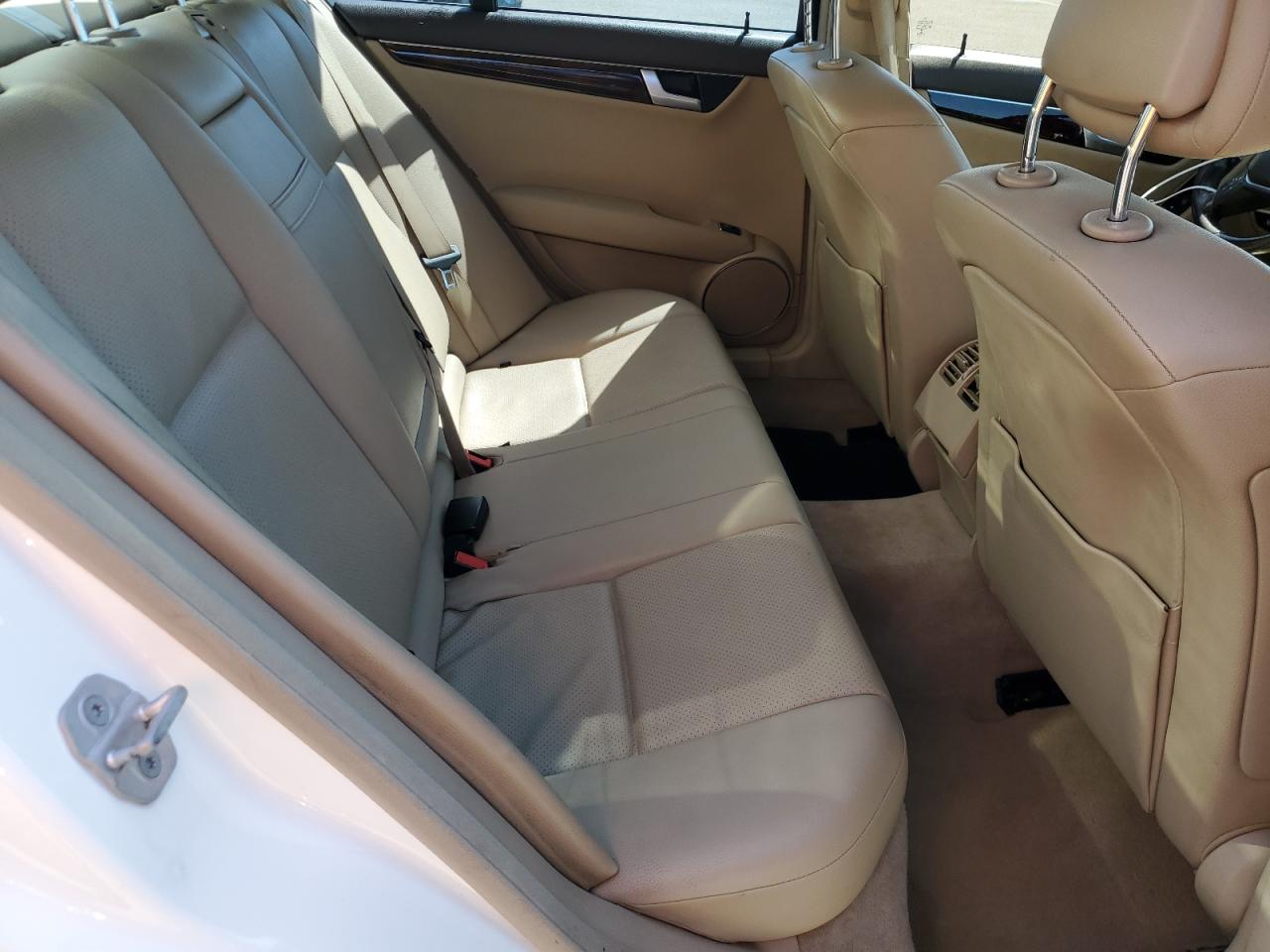 WDDGF8AB1EA936969 2014 Mercedes-Benz C 300 4Matic