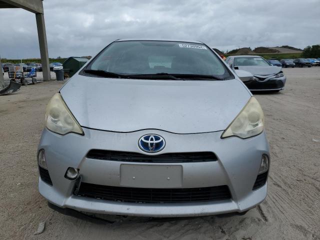 2013 Toyota Prius C VIN: JTDKDTB33D1054656 Lot: 52730994