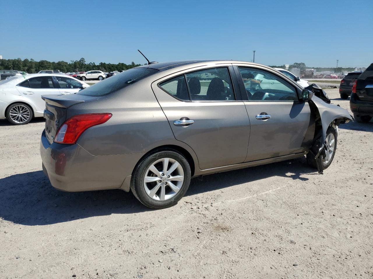 3N1CN7APXGL875329 NISSAN VERSA 2016