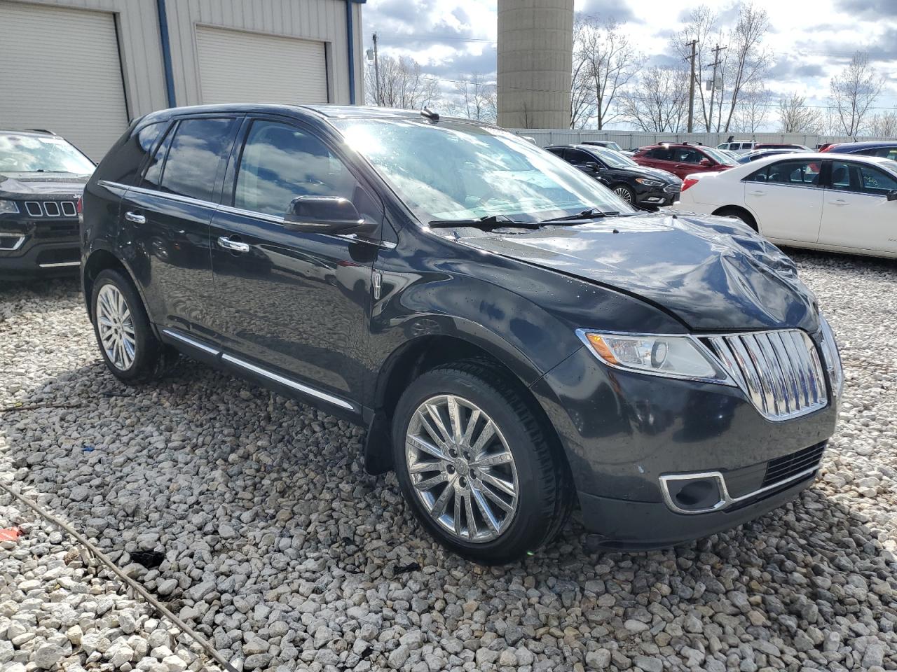 2LMDJ8JK8DBL03111 2013 Lincoln Mkx