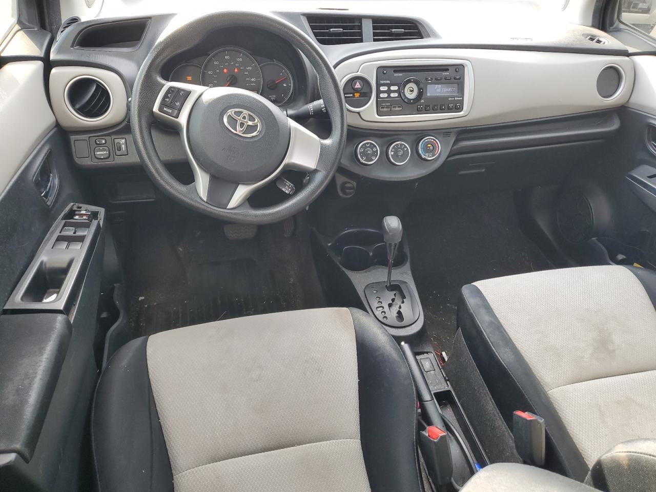 JTDKTUD30CD528100 2012 Toyota Yaris