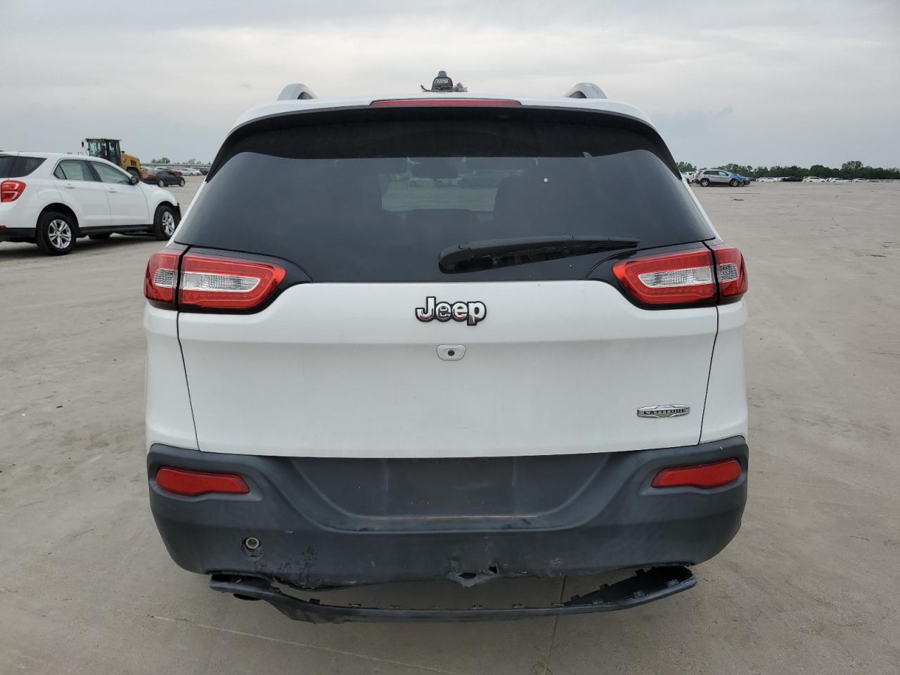 1C4PJLCB6GW125134 2016 Jeep Cherokee Latitude