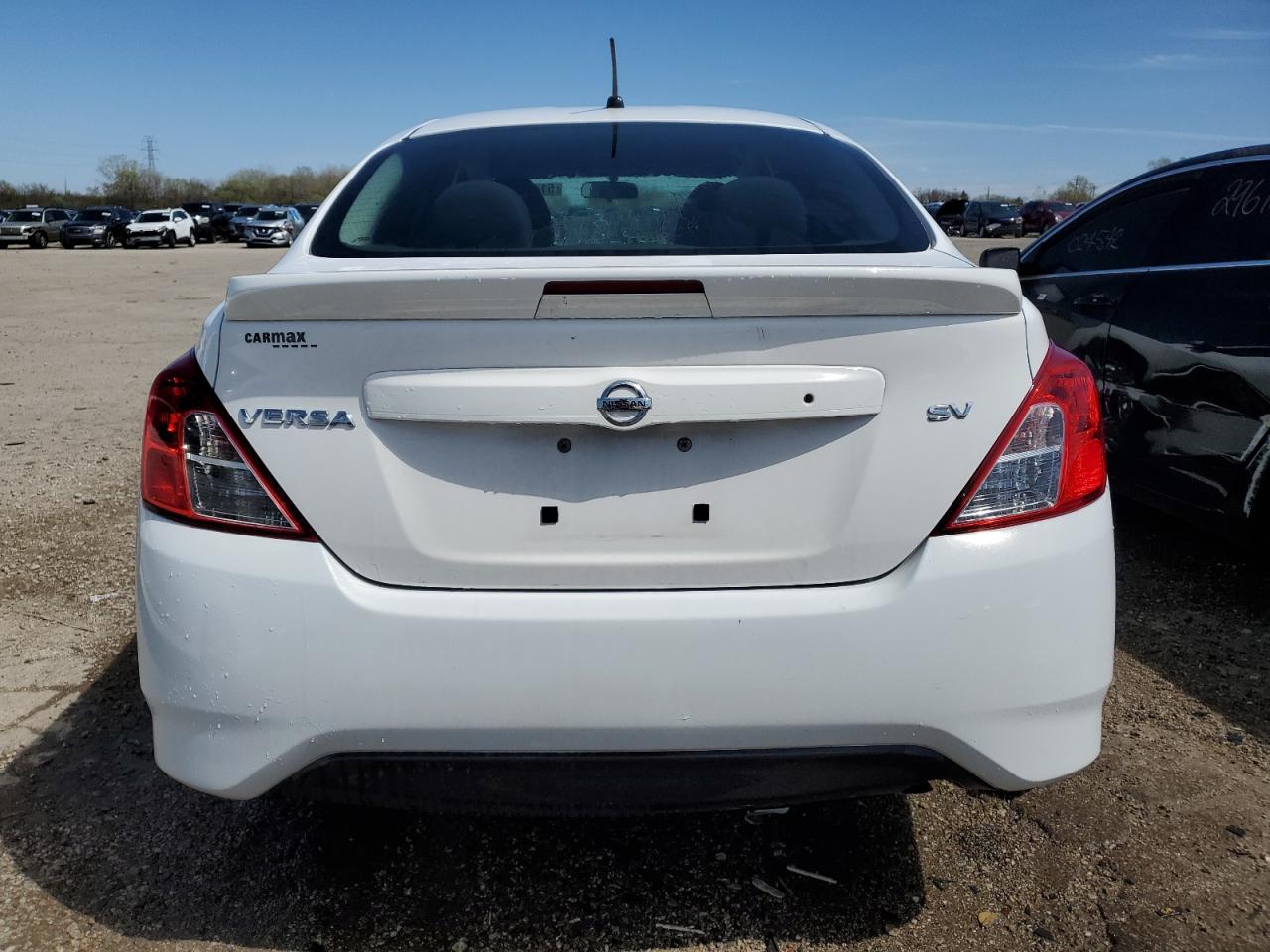 3N1CN7AP3JL805369 2018 Nissan Versa S