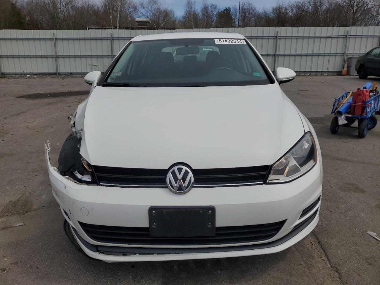 3VW217AU8HM014198 2017 Volkswagen Golf S