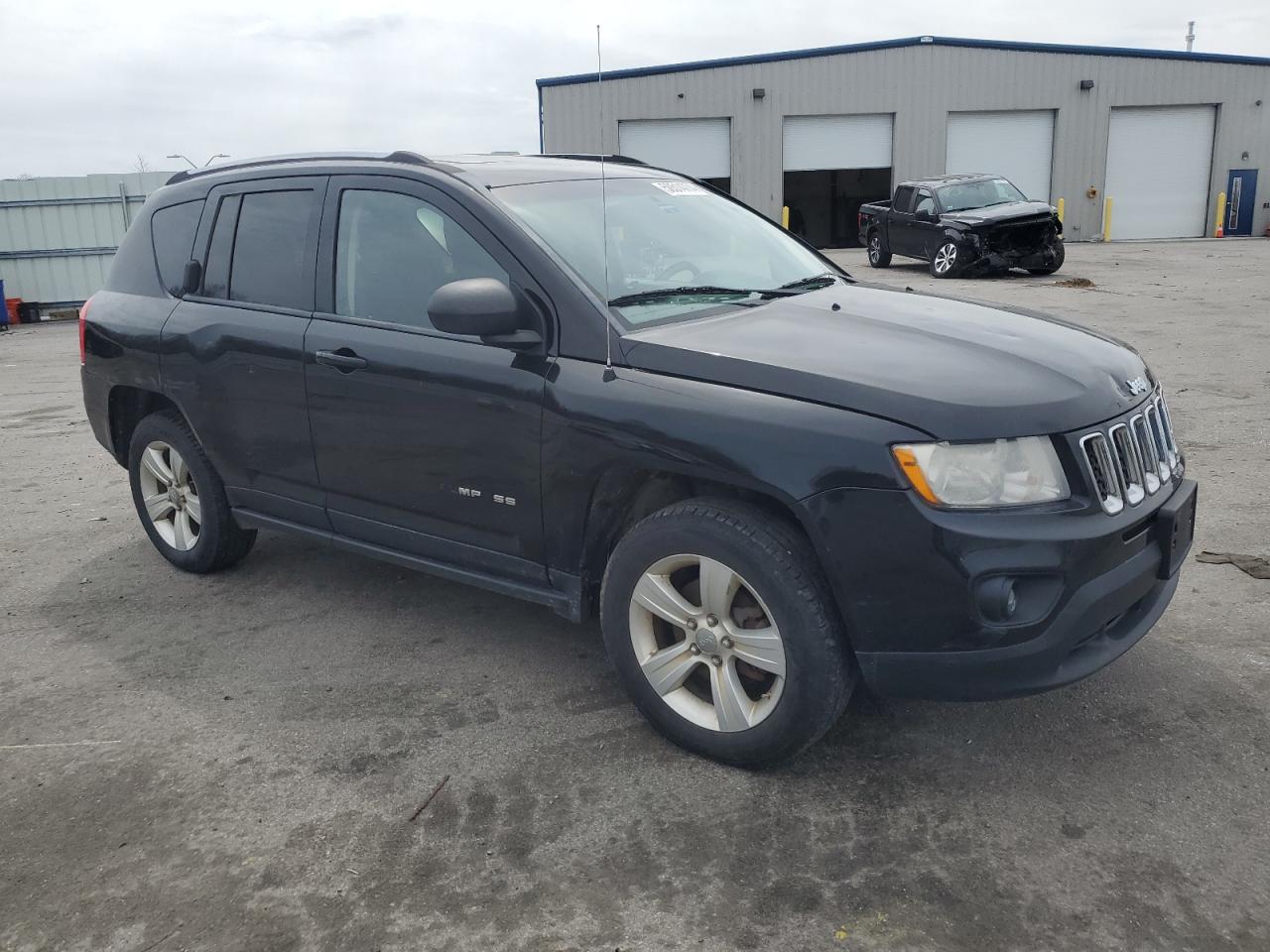 2012 Jeep Compass Latitude vin: 1C4NJDEB5CD563823